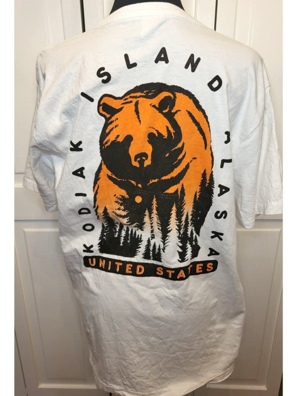 White Graphic Tee Kodiak Island Alaska L Travel Vacation Bear